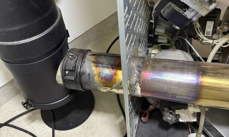 Tube d'échappement de poêle à granulés en surchauffe